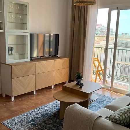 Torrecilla Penthouse With Private Roof Terrace In Close To The Sea 아파트 네르하