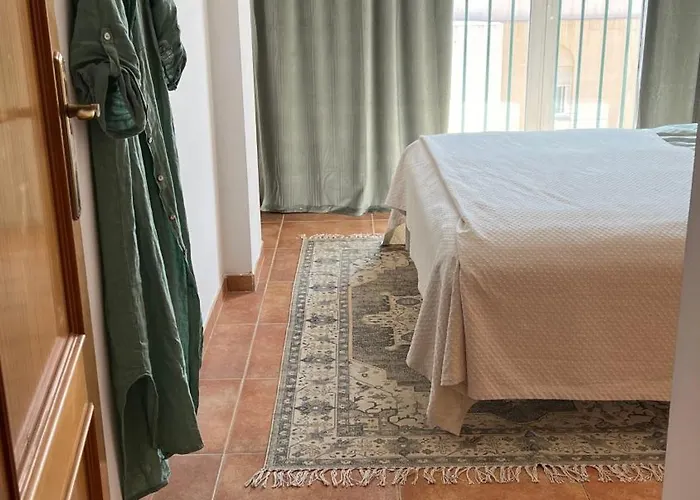 Torrecilla Penthouse With Private Roof Terrace In Close To The Sea 네르하