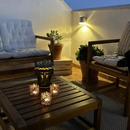Torrecilla Penthouse With Private Roof Terrace In Close To The Sea 아파트 네르하